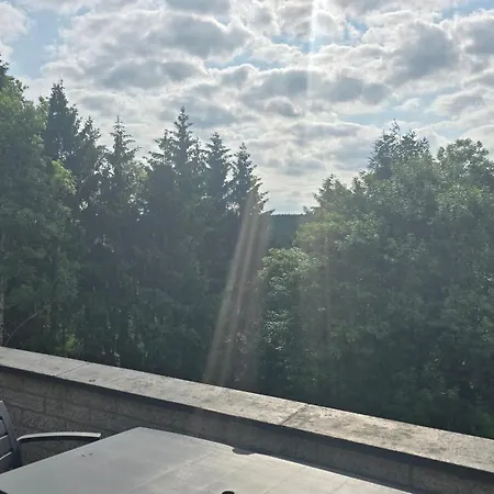 펜션 Le Refuge Du Cerf 말메디